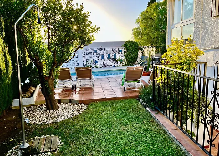 Casa Luna Elviria * Марбелья