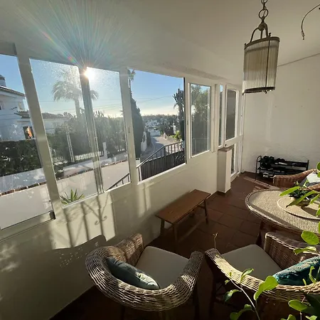 Casa Luna Elviria Feriehus *