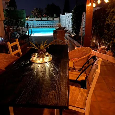Casa Luna Elviria بيت للعطل